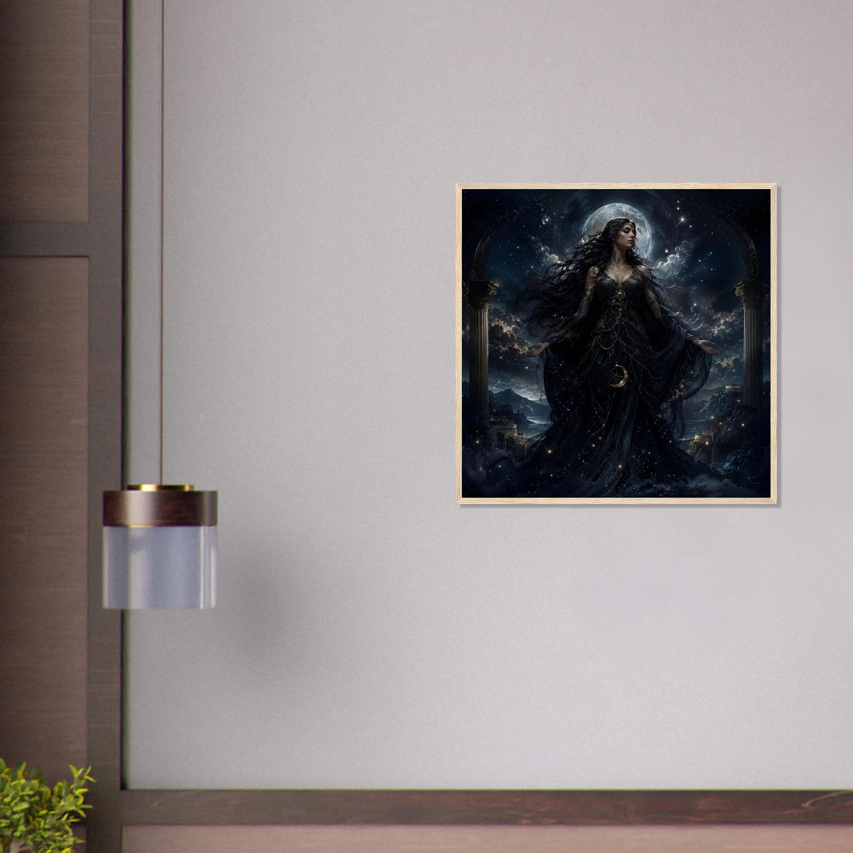 Gerahmtes Fine Art Porträt der griechischen Göttin Nyx in dunkler Sternennacht an einer hellen Wand von babasan aus der Kollektion Griechische Götter Framed Fine Art